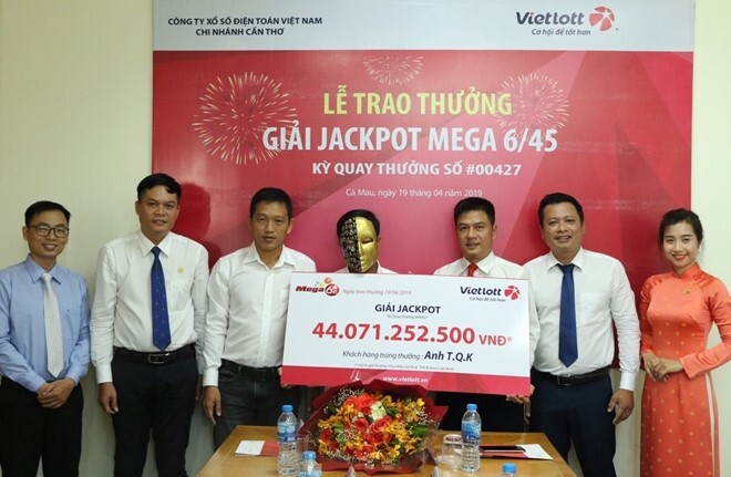 Vietlott trao giải jackpot hơn 44 tỷ đồng cho người đàn ông đến từ Cà Mau