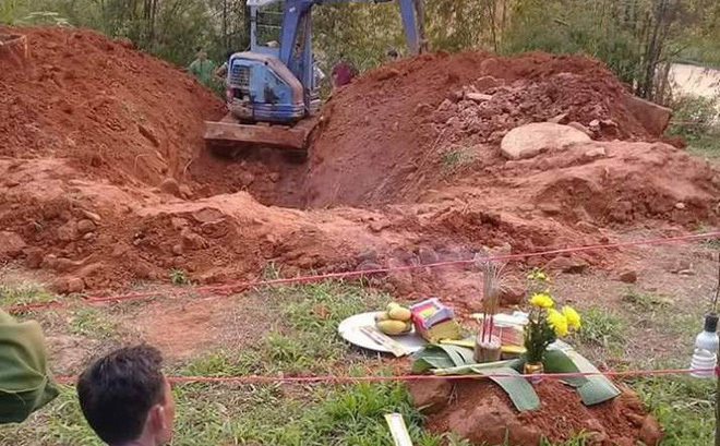 Yên Bái: Phát hiện thi thể phụ nữ bị quấn chăn, đang phân hủy mạnh dưới giếng hoang