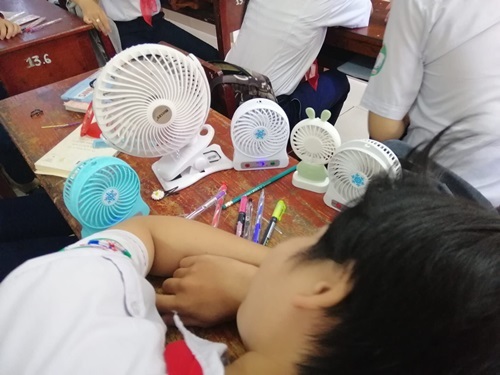1001 cách sáng tạo ra gió mát của học sinh mùa thi