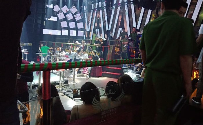 Đột kích hai quán bar ở Hà Nội, phát hiện nhiều đối tượng sử dụng ma túy