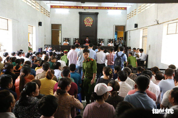 Xét xử 20 nguyên cán bộ ngân hàng thụt két 114 tỷ đồng để chơi game, cá độ