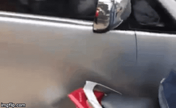 Video: Ô tô 7 chỗ chạy trốn cảnh sát như phim hành động, tông hàng loạt xe trên phố Sài Gòn