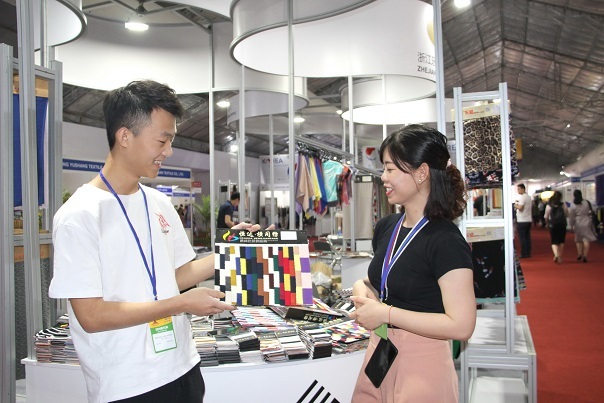 Ngành dệt may hai nước Việt Nam – Trung Quốc tìm kiếm cơ hội hợp tác