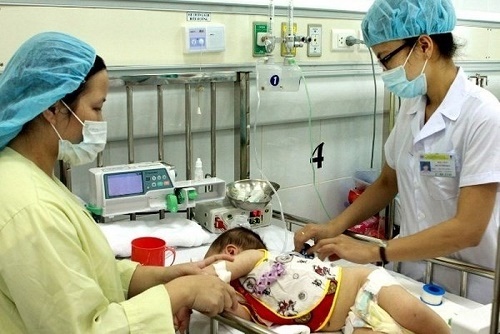 Nắng nóng, nhiều trẻ nhập viện vì viêm não biến chứng thần kinh