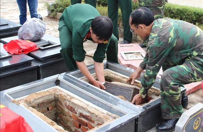 Những người đưa các anh hùng, liệt sỹ về đoàn tụ với gia đình và đồng đội