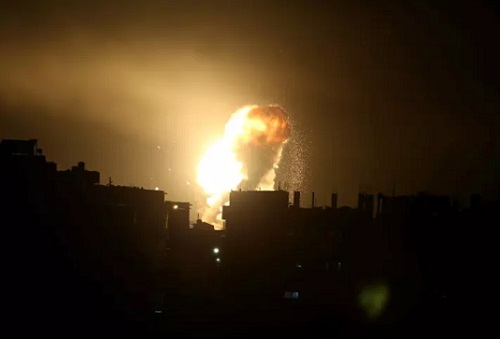 Israel khai hỏa sau khi bị tấn công, Dải Gaza chìm trong 