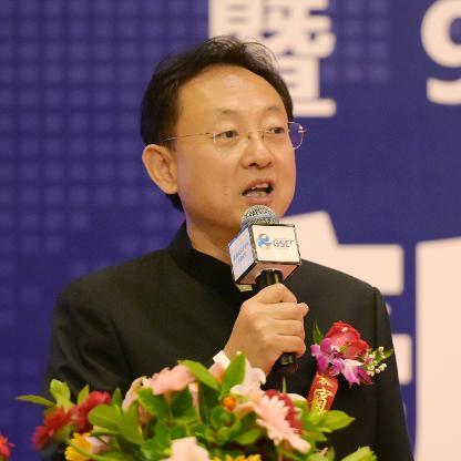 Chân dung tỷ phú Trung Quốc chi hàng triệu USD chạy cho con vào đại học Mỹ