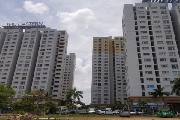 TPHCM: Bé trai 3 tuổi rơi từ tầng cao chung cư THE EASTERN xuống đất tử vong