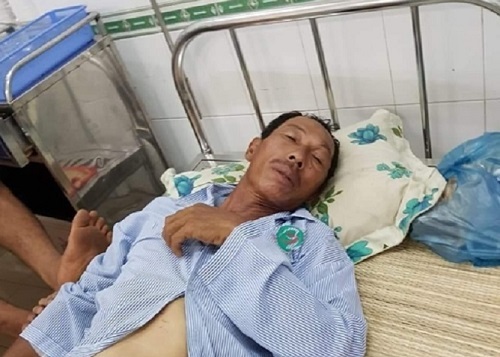 Bình Thuận: Bị tàu lạ đâm chìm tàu, hai cha con ngư dân may mắn được cứu thoát