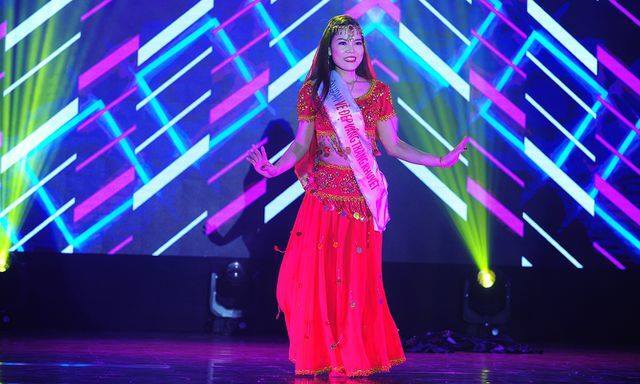 Hoa khôi “vầng trăng khuyết” và những vũ điệu đam mê