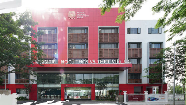 Phát hiện giòi bò lúc nhúc trong suất ăn trưa ở trường quốc tế TP.HCM