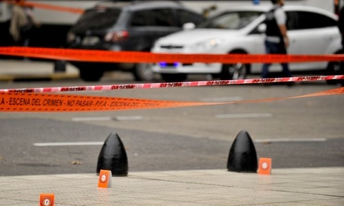 Chính trị gia Argentina bị bắn ‘kiểu mafia’ ngay trước toà nhà quốc hội