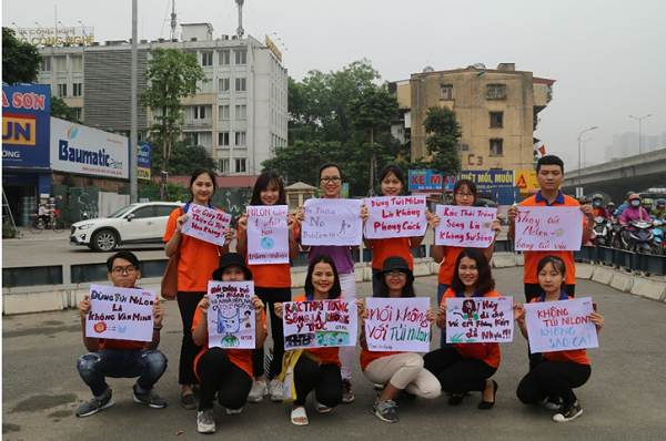 Hà Nội: Hàng trăm SV xuống đường truyền thông điệp “nói không” với túi nilon