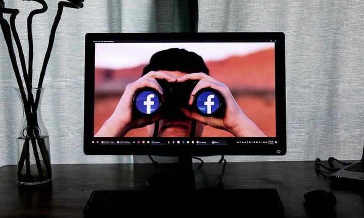 Nữ nhà báo Mỹ khẳng định Facebook đang theo dõi người dùng
