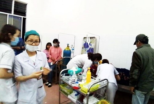 Hơn 130 người nhập viện cấp cứu nghi ngộ độc thực phẩm sau khi ăn cỗ cưới