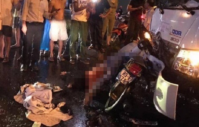 Hưng Yên: Va chạm kinh hoàng với ô tô, 4 người thương vong