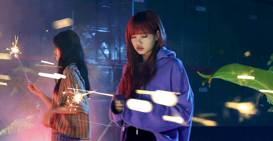 Combo “mái bằng – tóc thẳng” - style đang được nữ idol Kpop tích cực lăng xê