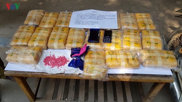 Bắt giữ hai đối tượng buôn bán trái phép 120.000 viên ma túy tổng hợp