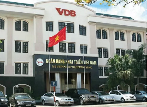 Dự án ngân hàng VDB đội vốn 3.800%
