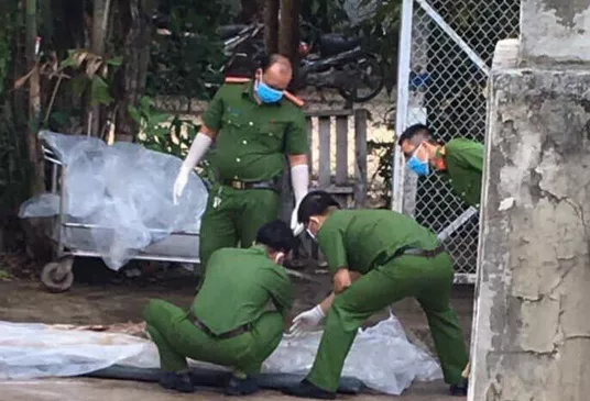 Vụ thi thể giấu trong bê tông ở Bình Dương: Chiếc dây chuyền lạ trên cổ nạn nhân