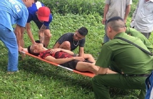 Gần 20 thanh niên hỗn chiến kinh hoàng ở Hải Dương, 2 người nhảy từ cầu xuống đất thoát thân