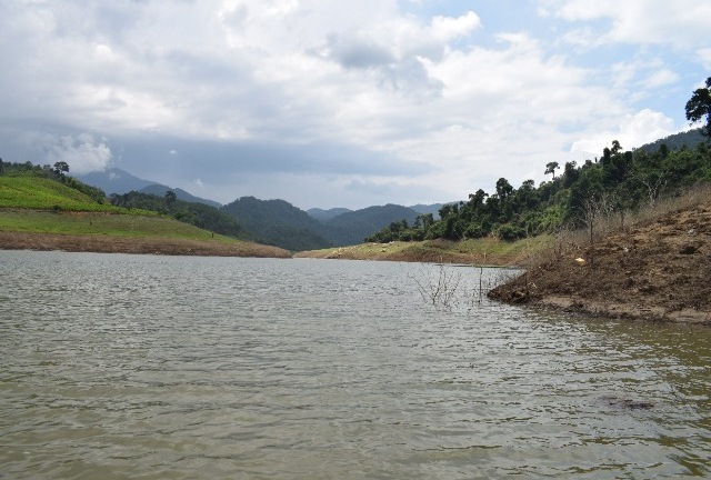 Thông tin mới nhất vụ phát hiện thi thể không đầu, không chân tay dưới lòng hồ