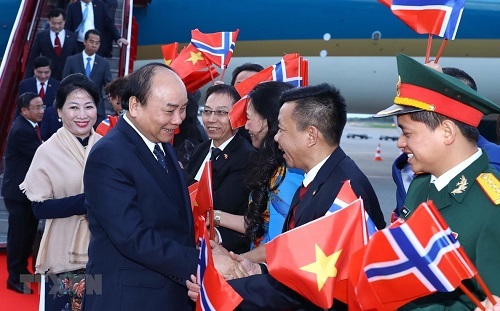 Thủ tướng Nguyễn Xuân Phúc tới Oslo, bắt đầu thăm chính thức Na Uy