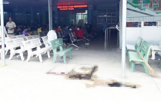 Thấy người đàn ông lạ cùng vợ mình vào bệnh viện, chồng âm thầm bám theo rồi gây án mạng