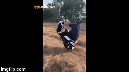 Video: Thanh niên tháo bánh trước, bốc đầu xe máy trên ruộng lúa và cái kết ê chề