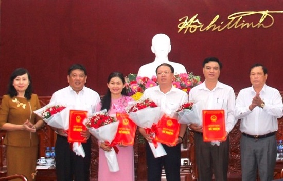 Kiện toàn nhân sự 5 tỉnh thành