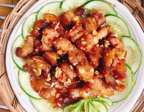 Thịt ba chỉ rang tỏi ớt thơm nức mũi cho bữa tối ngon cơm