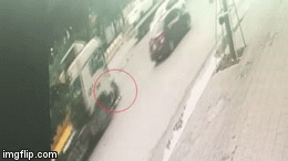 Video: Kinh hoàng khoảnh khắc người đàn ông bị xe ben cán tử vong trên đường Phạm Văn Đồng