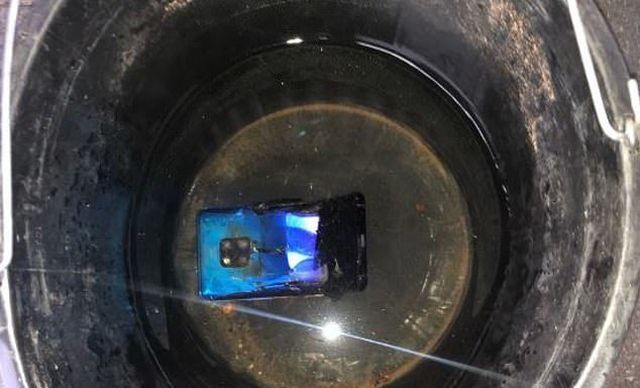 Hốt hoảng khi điện thoại Huawei phát nổ trong rạp hát