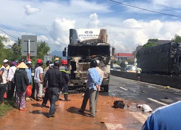 Tin tức tai nạn giao thông mới nhất hôm nay 1/6/2019: Container đâm liên hoàn, 4 người thương vong