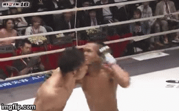 Video: Võ sĩ Thái Lan tung đòn hiểm khiến đối thủ Nhật Bản gãy 2 răng cửa