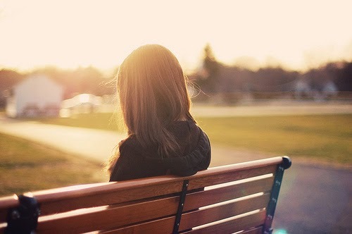 Điểm danh những sai lầm mà các cô gái đều mắc phải khi thất tình