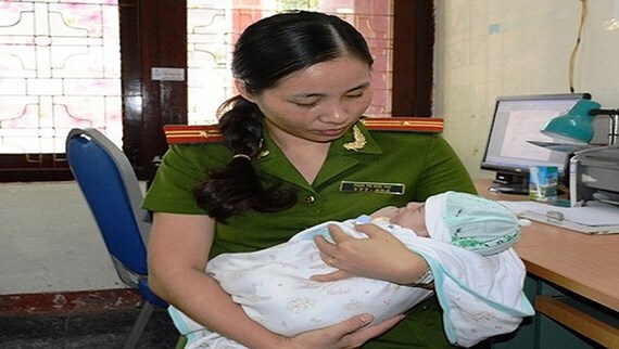 Triệt phá đường dây buôn bán trẻ sơ sinh trên facebook