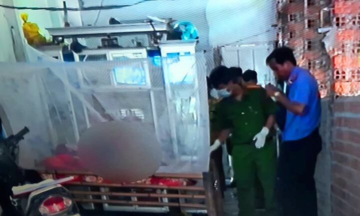 Vừa ngủ dậy, vợ kinh hoàng phát hiện chồng chết trên giường ngủ