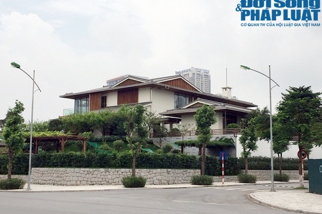 Cận cảnh toà lâu đài gần 5000m2 tại Hà Nội