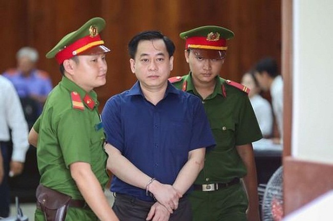 Xét xử đại án Dong A bank: Vũ 