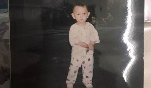 Sau hơn 20 năm nuôi nấng, bà mẹ cay đắng phát hiện sự thật bất ngờ về con trai