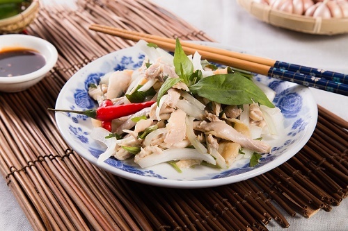 Cách làm gỏi gà hành tây ngon khó cưỡng