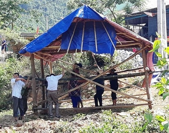 Gần 400 ngày bị lũ cuốn mất nhà, người dân vẫn “lều chõng” chờ... tái định cư