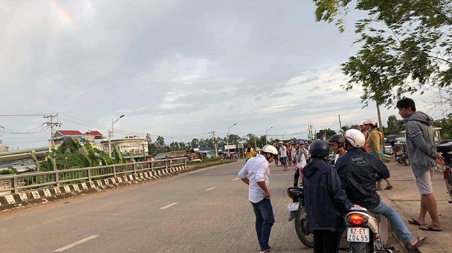 Thiếu uý biên phòng bắn 3 đồng đội bị thương ở Long An vẫn đang cố thủ, chưa chịu trình diện