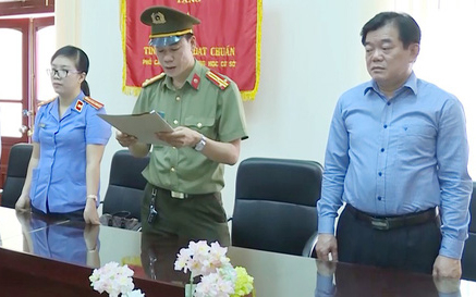 Giám đốc Sở GD&ĐT Sơn La Hoàng Tiến Đức bị cách hết chức vụ Đảng vì liên quan đến gian lận thi cử