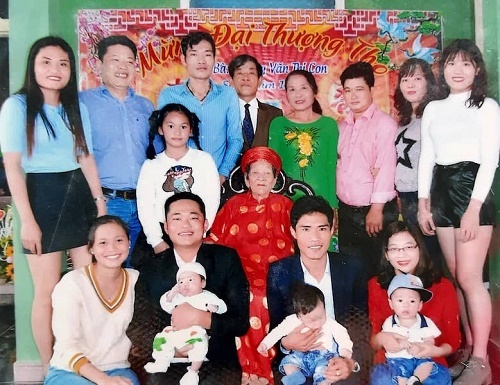 Thăm cụ bà Quảng Trị 102 tuổi sở hữu kho báu vô giá: 12 người con, 176 cháu nội ngoại