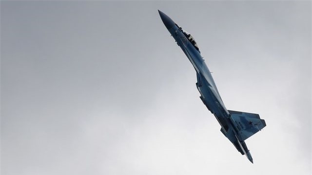 Video: Đã mắt với màn nhào lộn đỉnh cao của “sát thủ bầu trời” Su-35S Nga