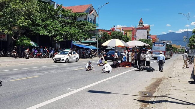 Tin tức tai nạn giao thông mới nhất hôm nay 29/6/2019: Xe máy va chạm với xe khách, cụ ông tử vong tại chỗ