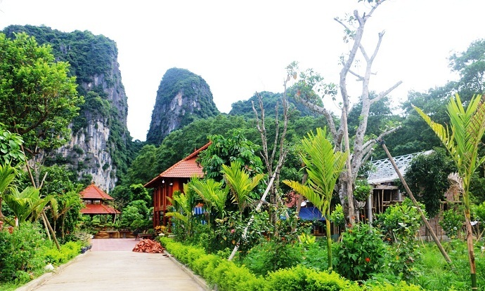 “Núp bóng” trang trại, người thân lãnh đạo huyện xây biệt thự trên đất nông nghiệp?