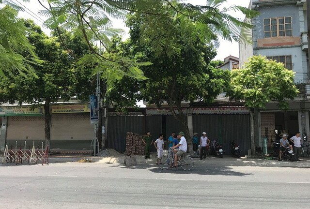 Xích mích với hàng xóm, hai vợ chồng bị truy sát một người thiệt mạng 